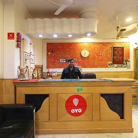 Oyo Flagship Kumar Palace Nova Deli Exterior foto